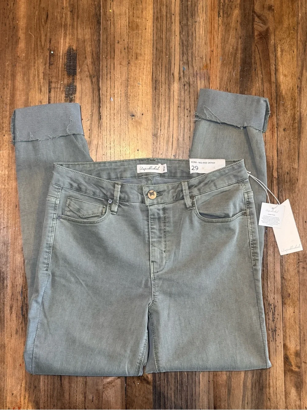 NWT Unpublished Kora Mid Rise‎ Skinny Jeans in Thyme - Size 29